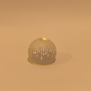 ΓΥΑΛΙΝΗ ΔΙΑΚΟΣΜΗΤΙΚΗ ΜΠΑΛΑ, ΛΕΥΚΗ ΜΑΤ, ΦΩΤΙΖΟΜΕΝΗ, ΜΕ ΑΣΤΕΡΑΚΙΑ, 10cm