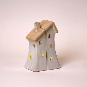 ΚΕΡΑΜΙΚΑ ΣΠΙΤΑΚΙΑ ΜΕ ΠΑΡΑΘΥΡΟ ΚΑΡΔΙΑ, ΦΩΤΙΖΟΜΕΝΑ, OFF WHITE, 11x7x16.7cm