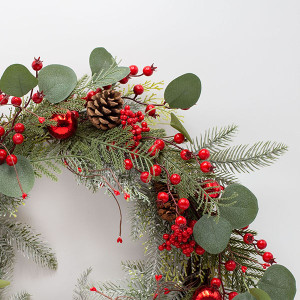 ΣΤΕΦΑΝΙ ΜΕ ΚΟΚΚΙΝΕΣ ΜΠΑΛΕΣ ΚΑΙ ΦΥΛΛΑ ΕΥΚΑΛΥΠΤΟΥ, 60cm