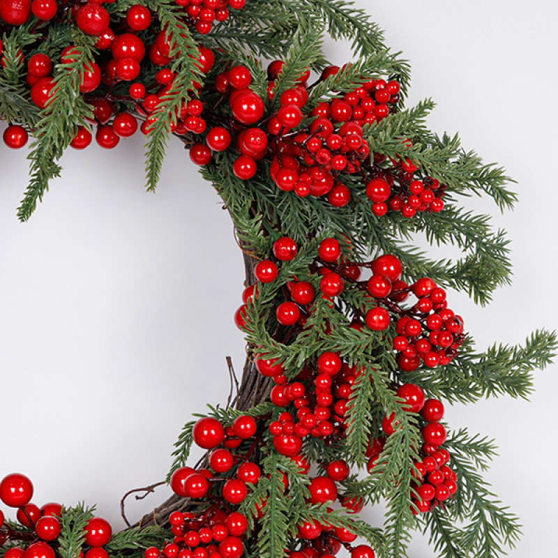 ΣΤΕΦΑΝΙ ΜΕ ΚΟΚΚΙΝΑ BERRIES ΚΑΙ ΚΛΑΔΙ ΕΛΑΤΟΥ, 50cm